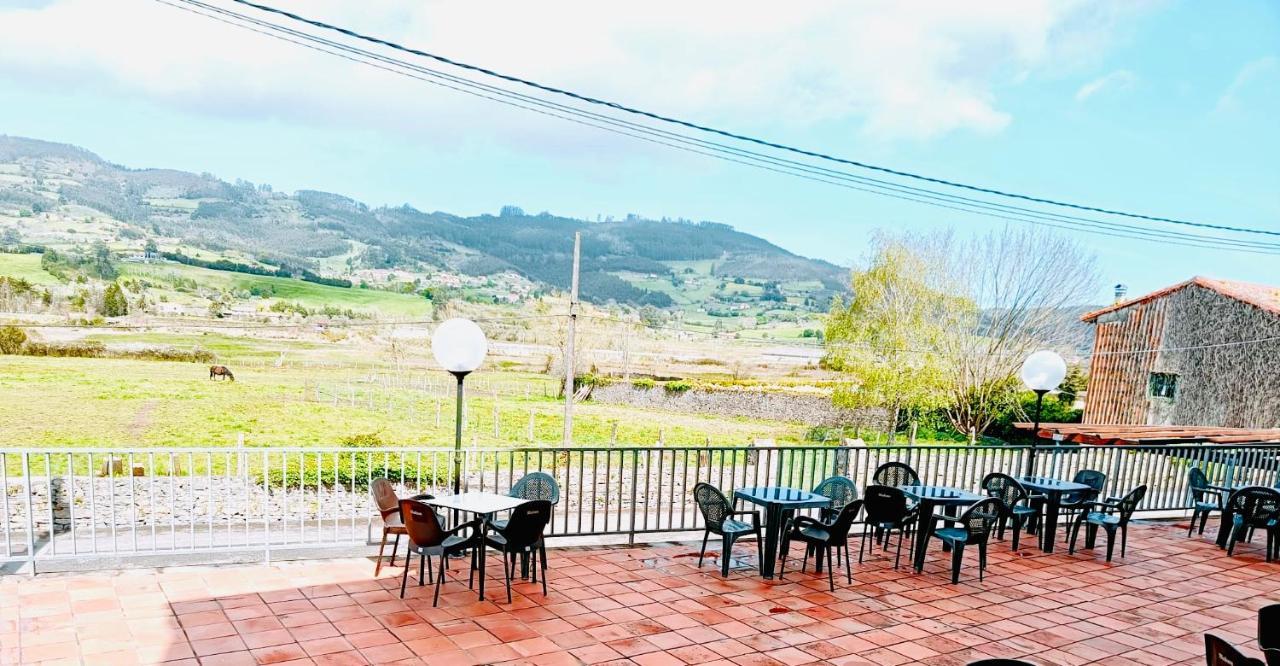 Hotel Alameda Villaviciosa  Exterior photo